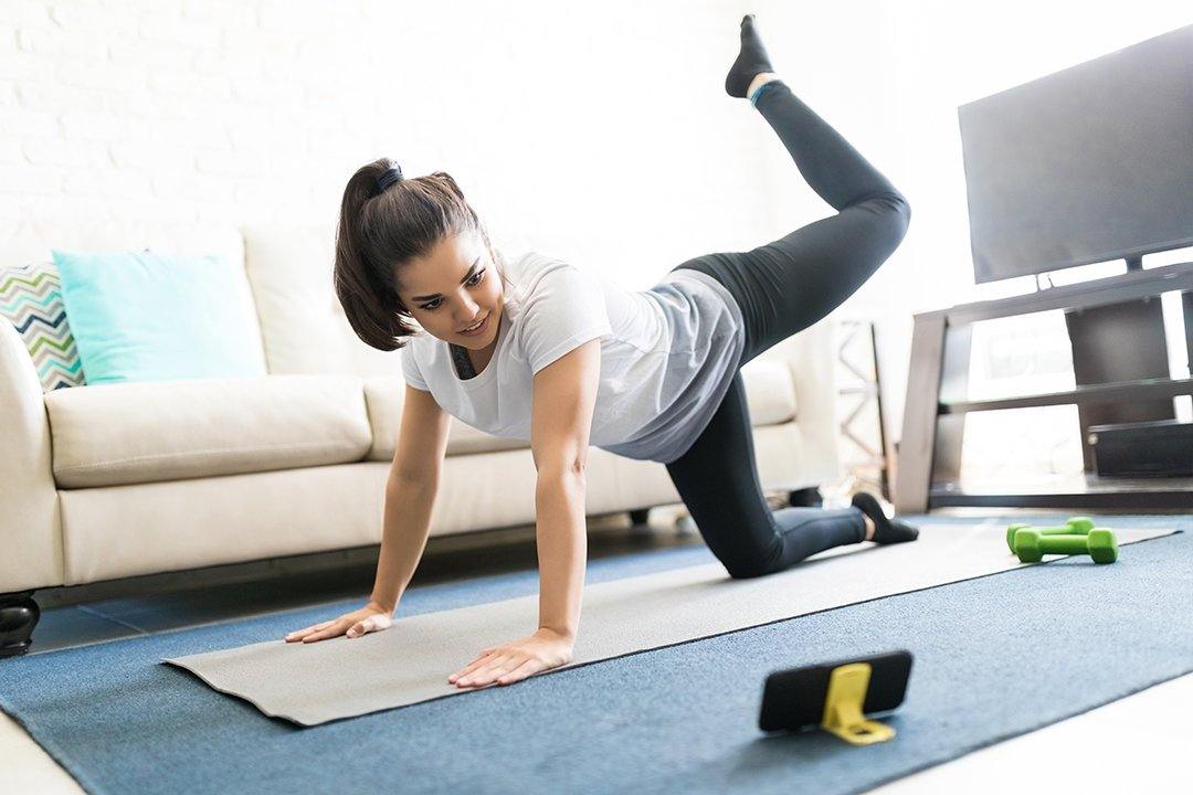 How to stay healthy during a pandemic is a big question in our minds. These are the ways to stay healthy at home.