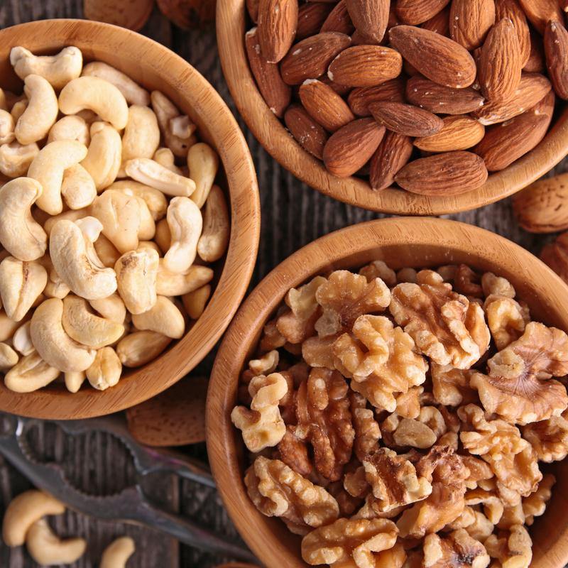 Let's look at healthiest nut to eat. Which one is healthier and nutrition rich, walnuts or cashews? 