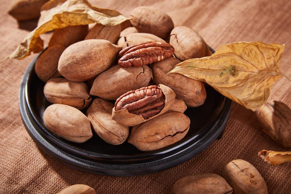 Pecan nuts' calories and health benefits are countless