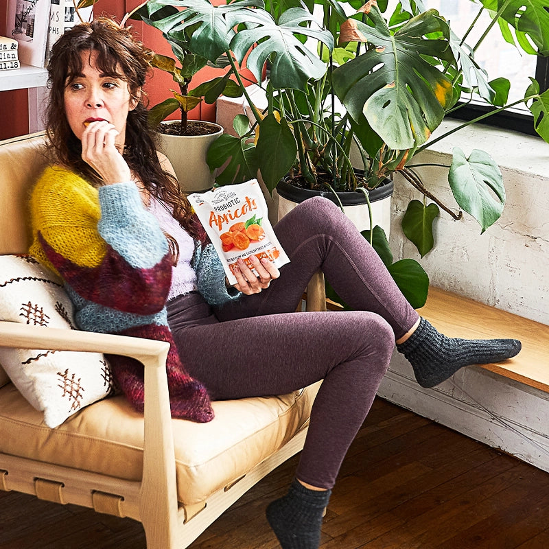 Healthy office snacks – probiotic apricots packed with vitamins and fiber, a nutritious choice for fitness and healthy snacking.